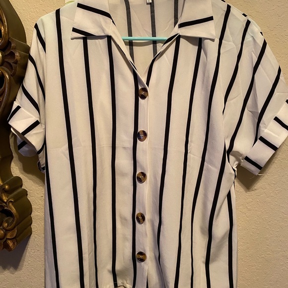 *SOLD* Black & White Stripe Button Up Shirt - Picture 1 of 4